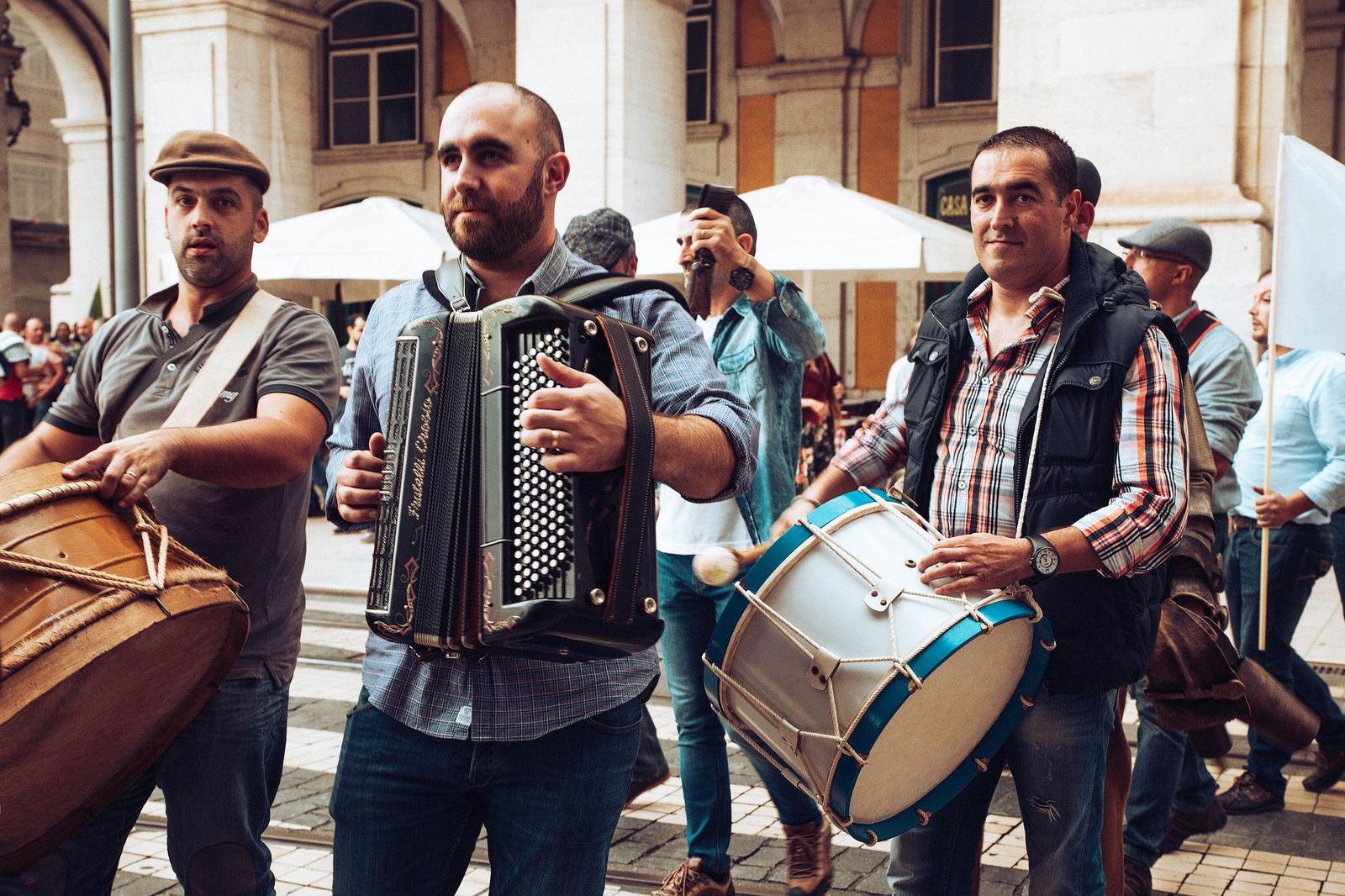 Lisbon Celebrates Saint Anthony With June Marches and Street Parties